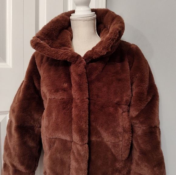 🤎EUC Abercrombie & Fitch Mini Puffer Cropped Faux Fur Coat, Brown, Small - Picture 8 of 16